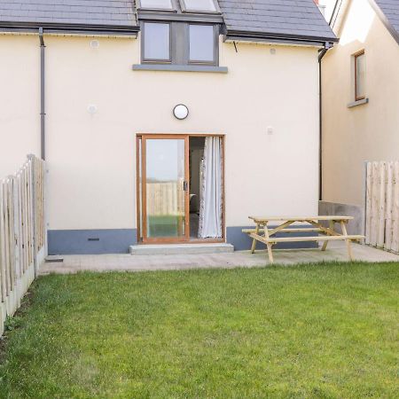 C64 Cahermore Holiday Village Инишкрон Экстерьер фото