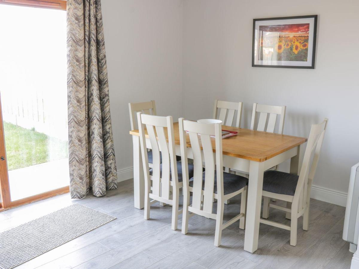C64 Cahermore Holiday Village Инишкрон Экстерьер фото