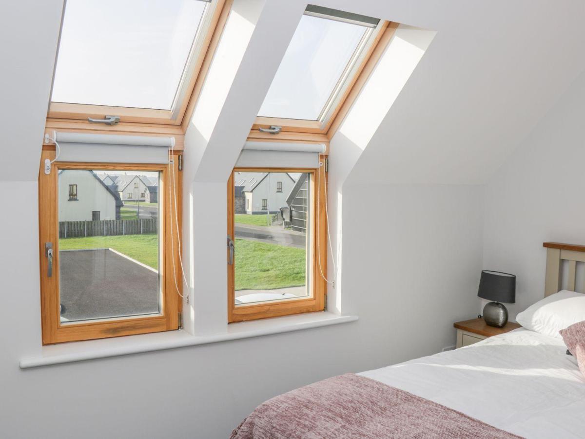 C64 Cahermore Holiday Village Инишкрон Экстерьер фото